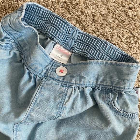 Gymboree baby girl light wash denim shorts size 3-6 months - Picture 4 of 5